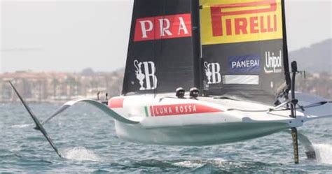 Luna Rossa, varato a Cagliari lo scafo per la Coppa America 2024